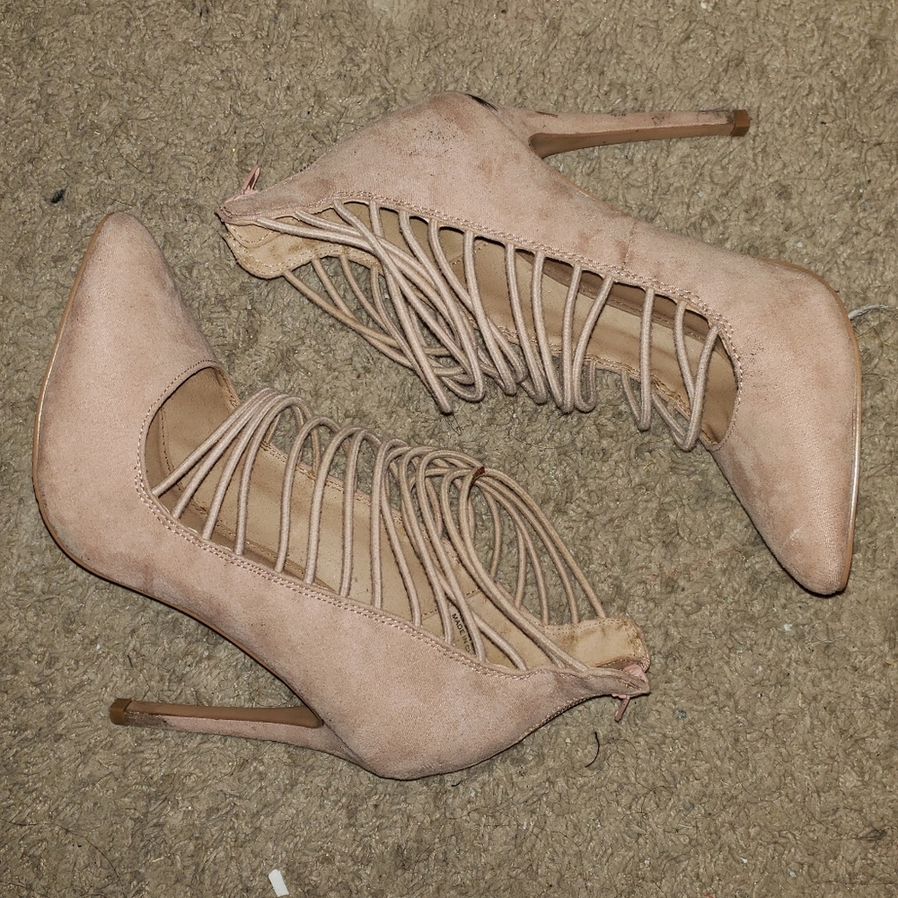 Pink nudeish heels